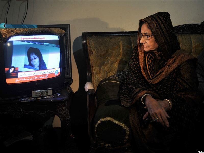Woman Watching Television — Black