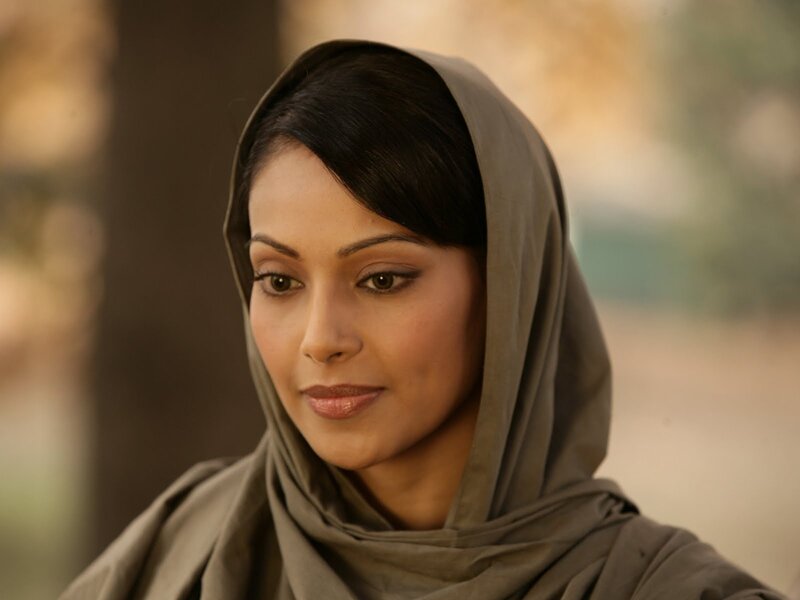woman wearing a headscarf
