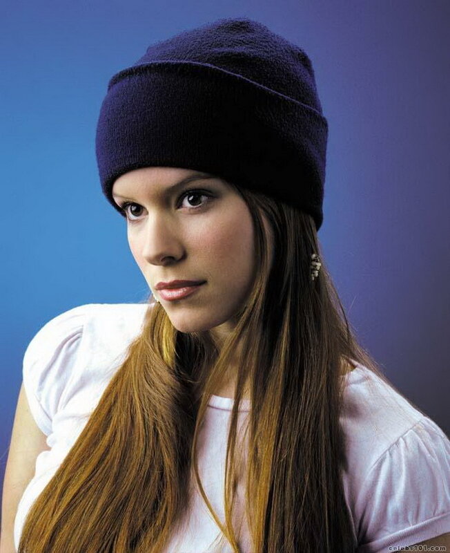 woman wearing beanie hat