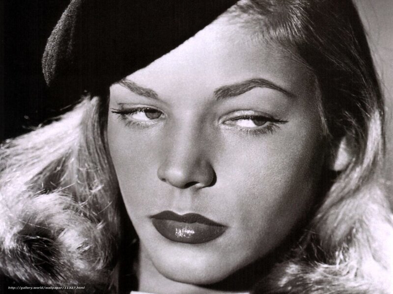 Woman Wearing Beret — Black