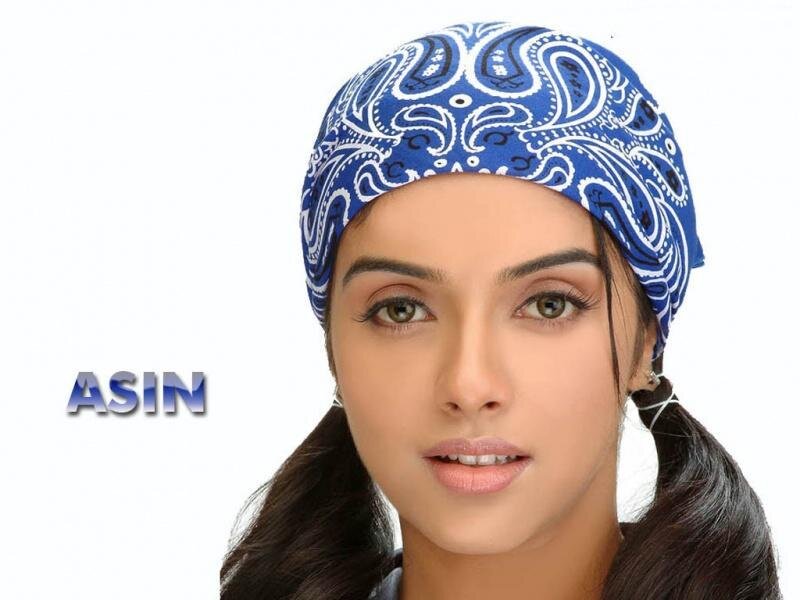 woman wearing blue bandana