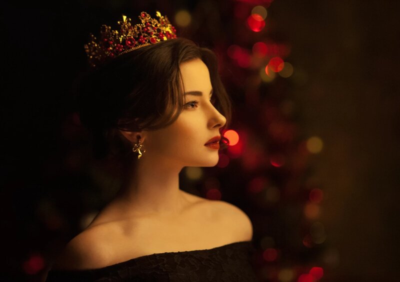 Woman Wearing Crown — Black, Dramatic