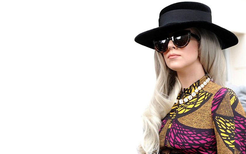 Woman Wearing Hat and Sunglasses — Black