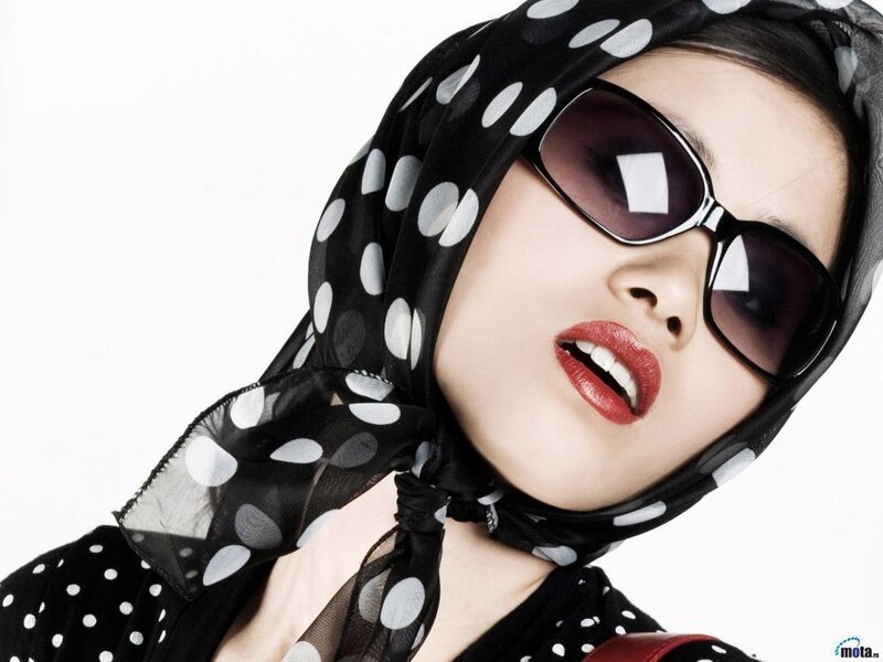 Woman Wearing Sunglasses — Black, Stylish