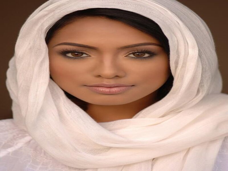 Woman Wearing White Hijab — Neutral, Photograph, Makeup