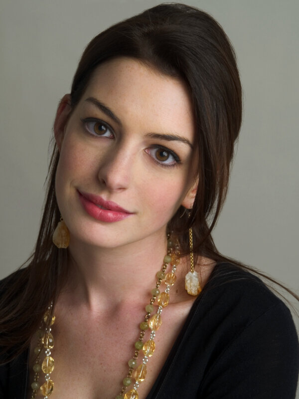 woman with amber jewelry
