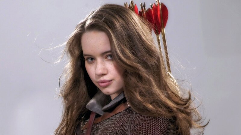 woman with arrows in hair