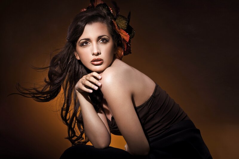 woman with autumn hair accessory