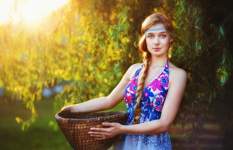 Woman with Basket — Blue