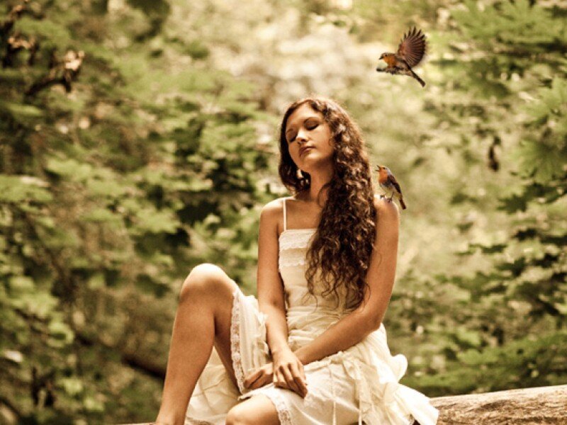 Woman with Birds — Green