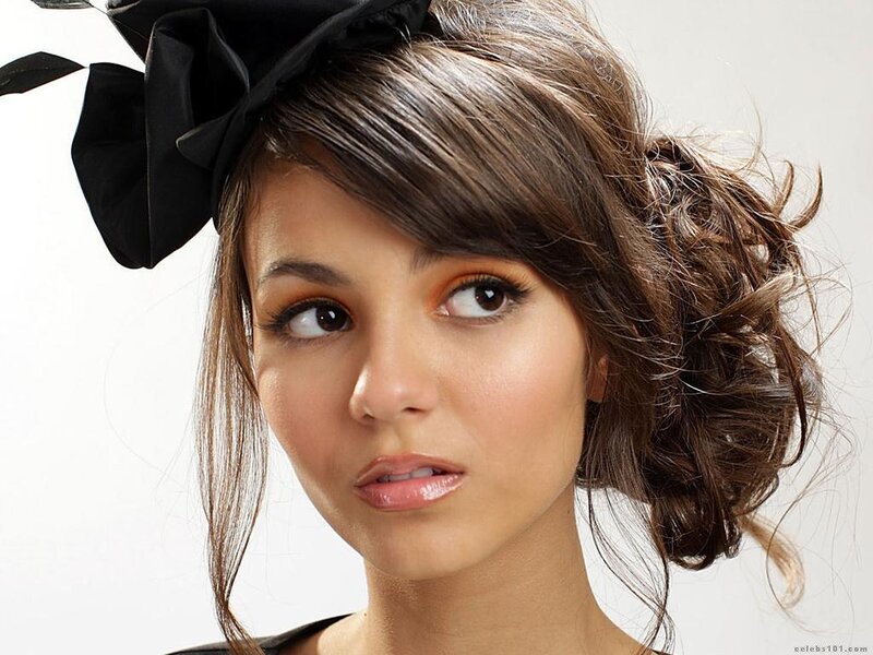 woman with black bow headband