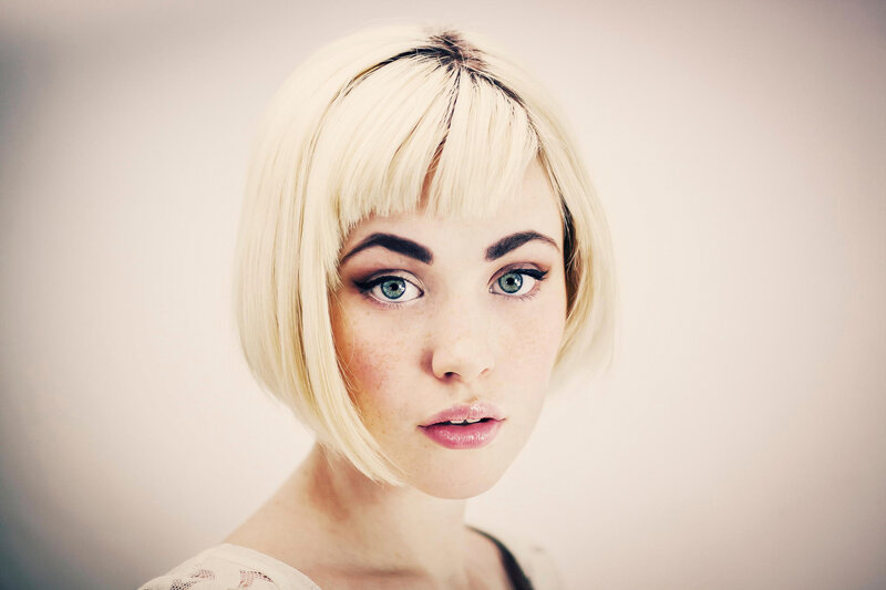 woman with blonde bob haircut