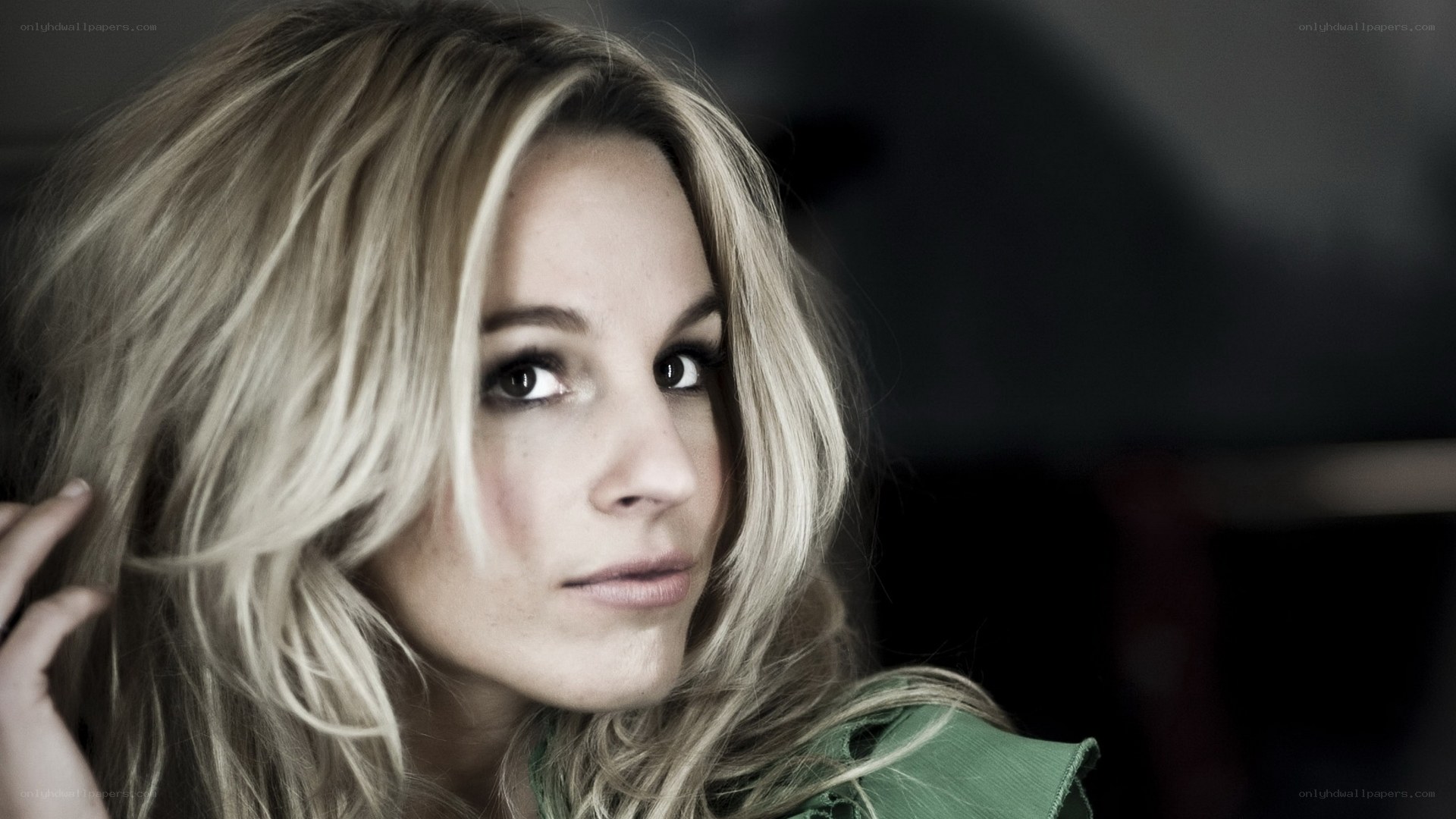 woman with blonde hair