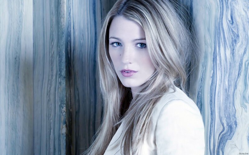 woman with blonde hair