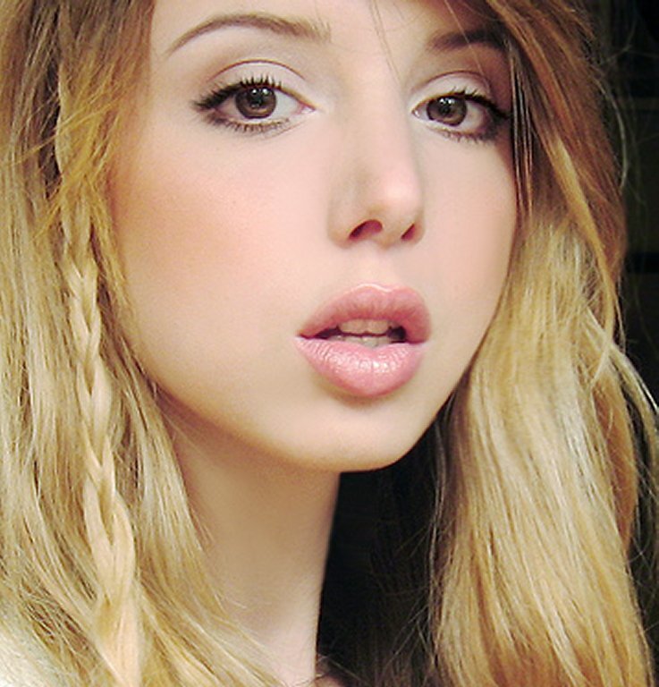 woman with blonde hair