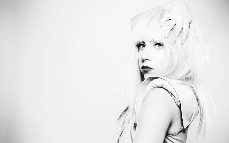 woman with blonde hair