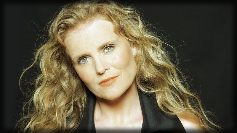 woman with blonde hair