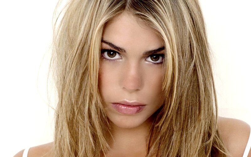 woman with blonde hair