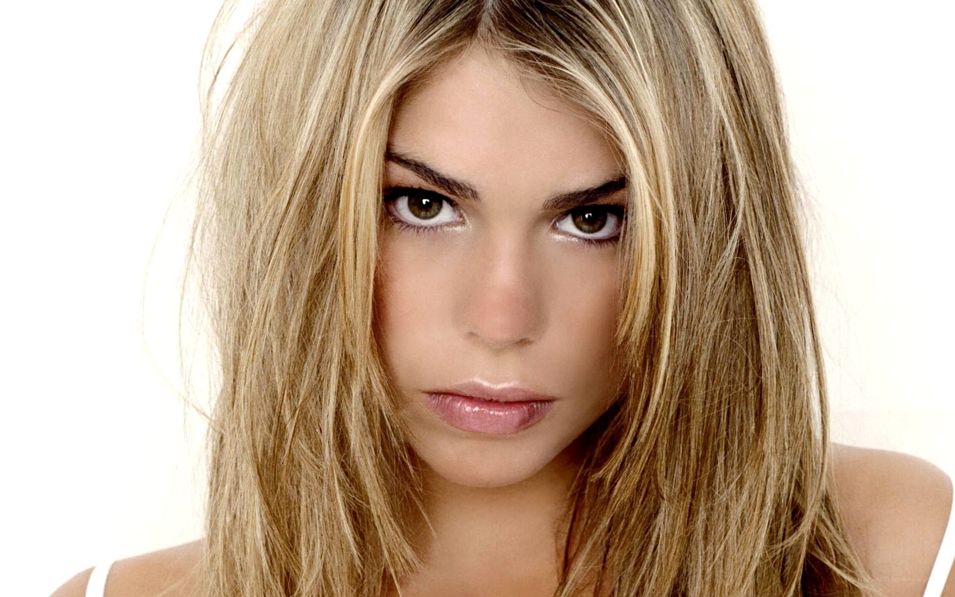 woman with blonde hair