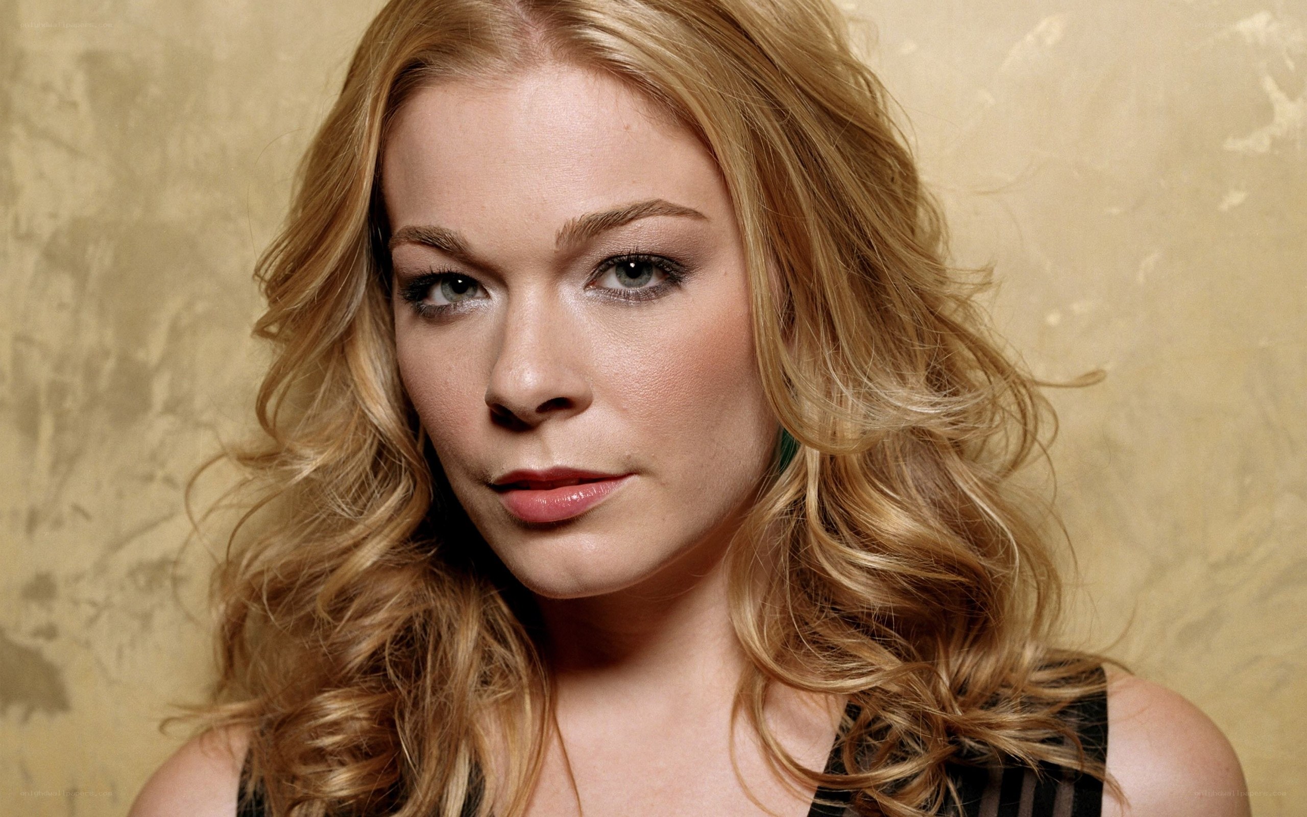 woman with blonde hair