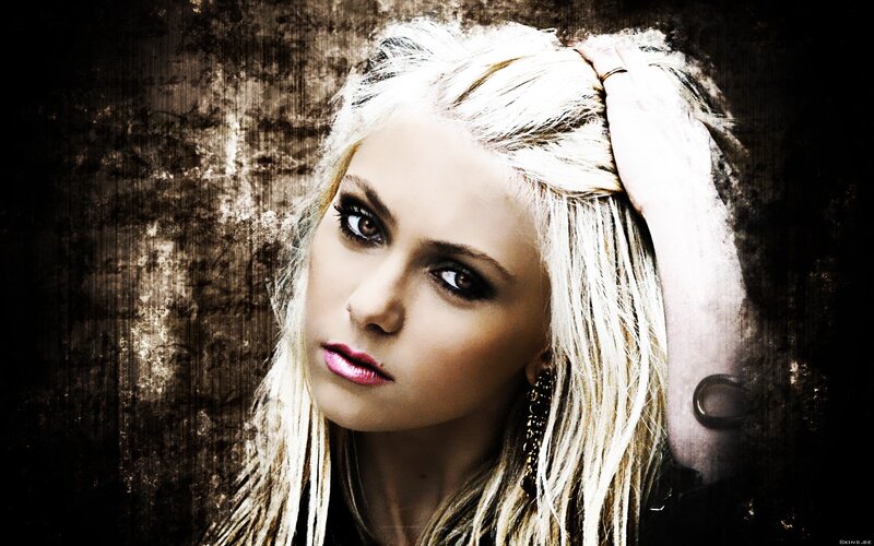 woman with blonde hair