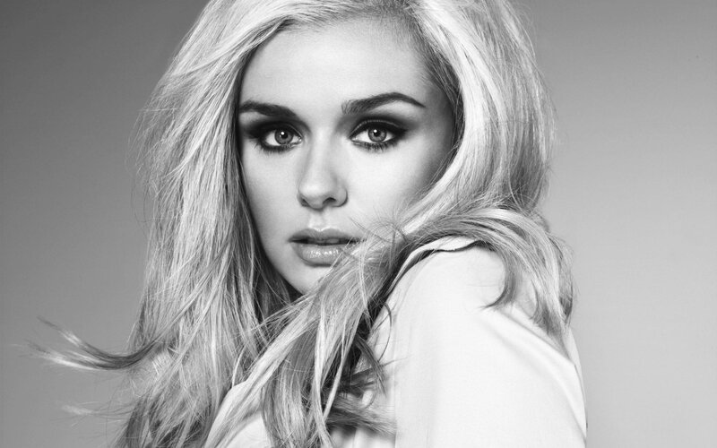 woman with blonde hair