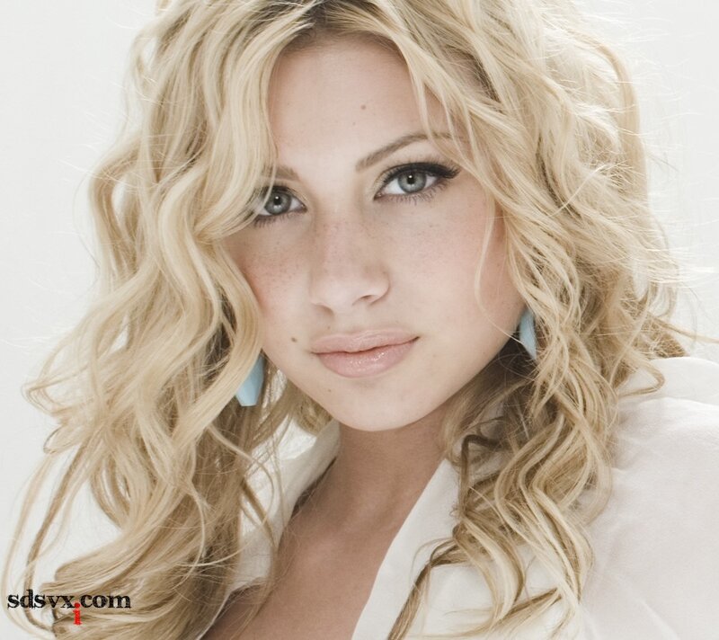 woman with blonde hair