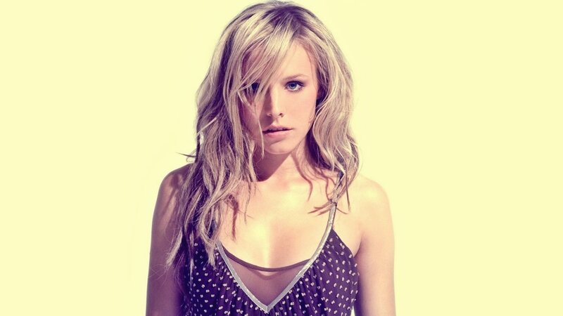 woman with blonde hair