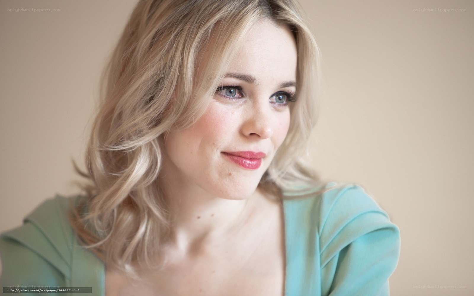 woman with blonde hair