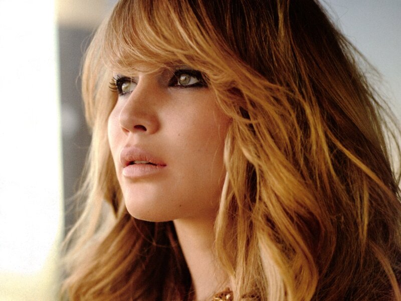 woman with blonde hair