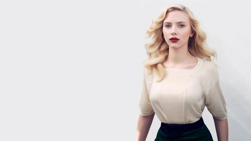 woman with blonde hair