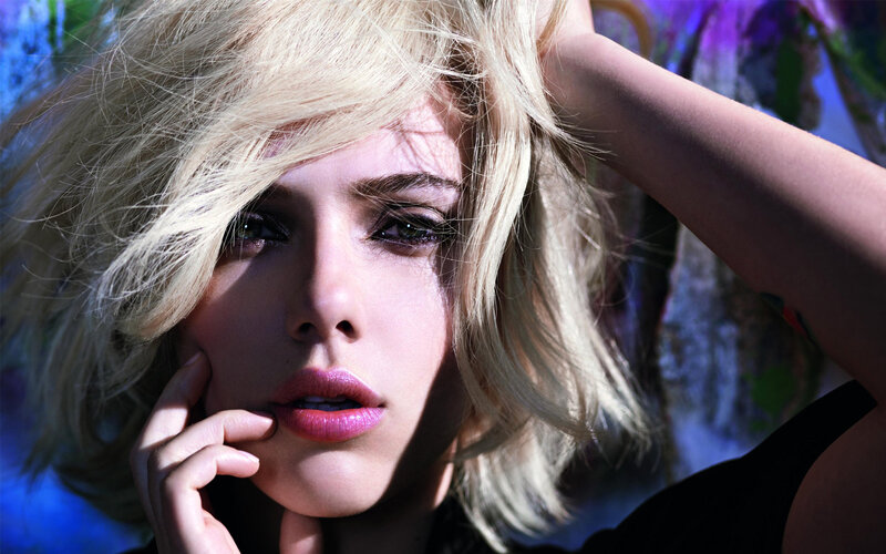 woman with blonde hair