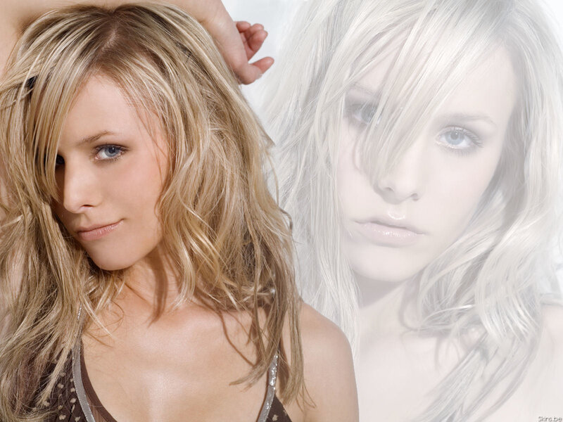 woman with blonde hair
