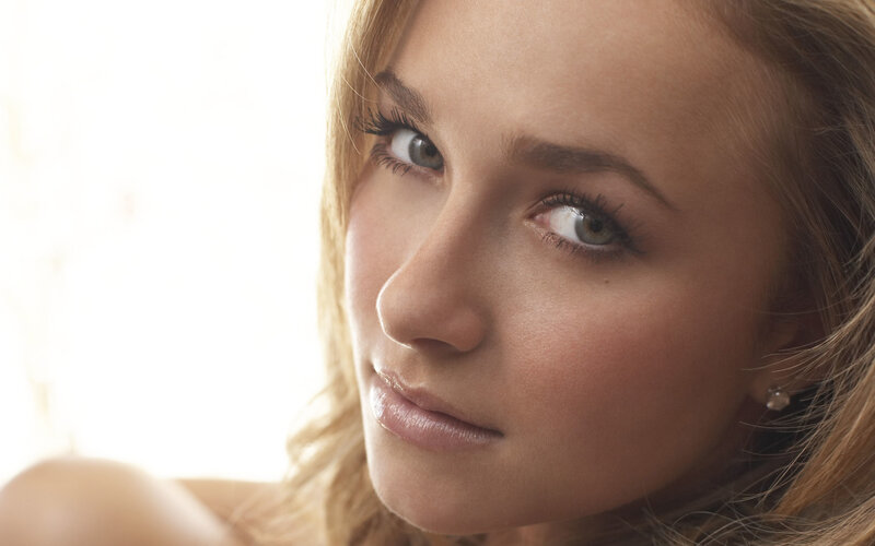 woman with blonde hair