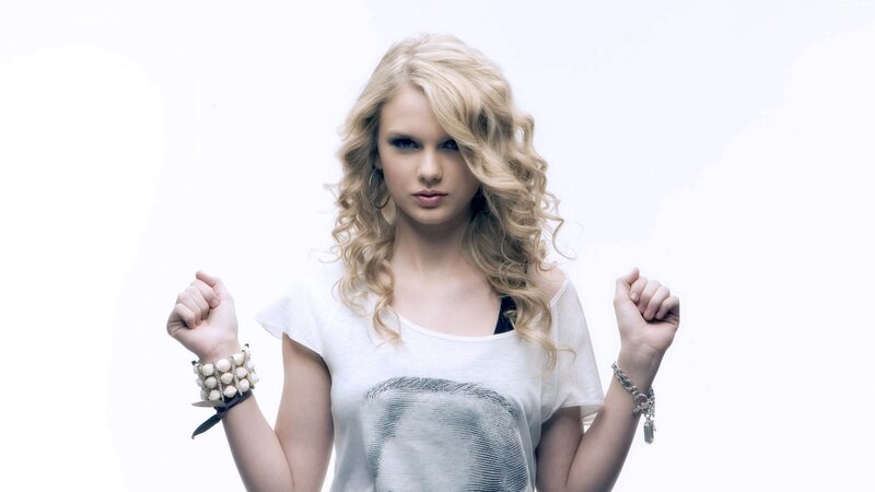 woman with blonde hair and bracelets