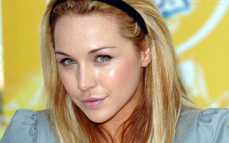woman with blonde hair and headband