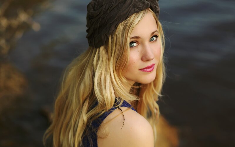 woman with blonde hair and headband