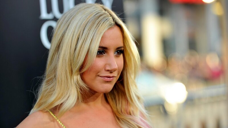 woman with blonde hair at event
