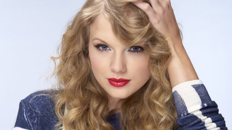 Woman with Blonde Hair — Blue, Neutral, Photograph, Blonde Hair, Red Lipstick, Sweater