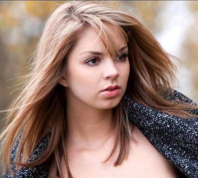 Woman with Blonde Hair — Brown, Neutral, Autumn