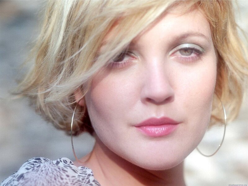 Woman with Blonde Hair — Calm, Photograph, Hoop Earrings, Makeup
