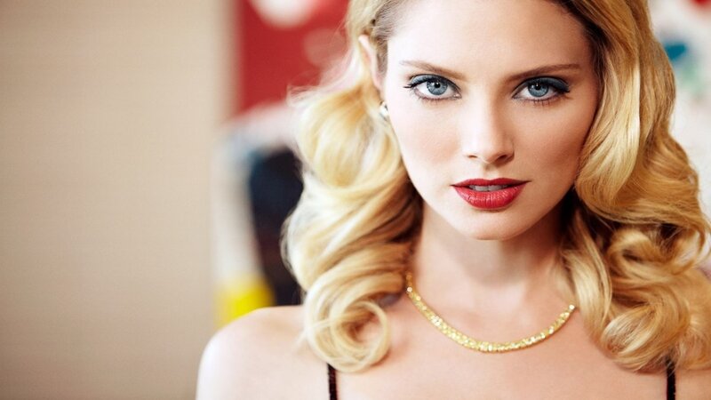 Woman with Blonde Hair — Confident, Photograph, Red Lipstick, Gold Necklace, Blue Eyes, Red
