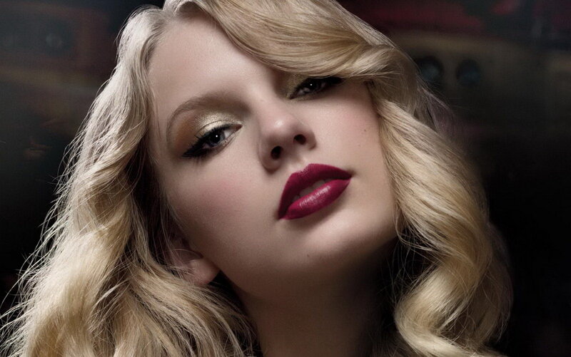 Woman with Blonde Hair — Dramatic, Photograph, Makeup, Gold Eyeshadow