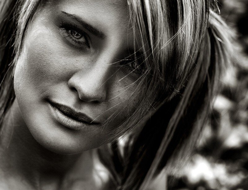 Woman with Blonde Hair — Face, Gray