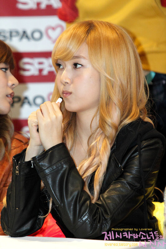 Woman with Blonde Hair — Focused, Photograph