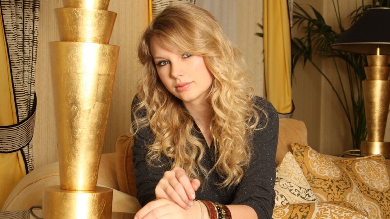 Woman with Blonde Hair — Gold, Calm, Photograph, Gold Lamp