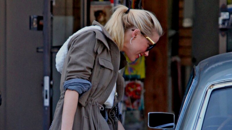 Woman with Blonde Hair — Gray, Casual