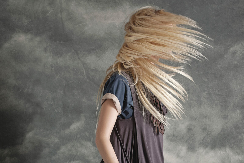 Woman with Blonde Hair — Gray, Dynamic
