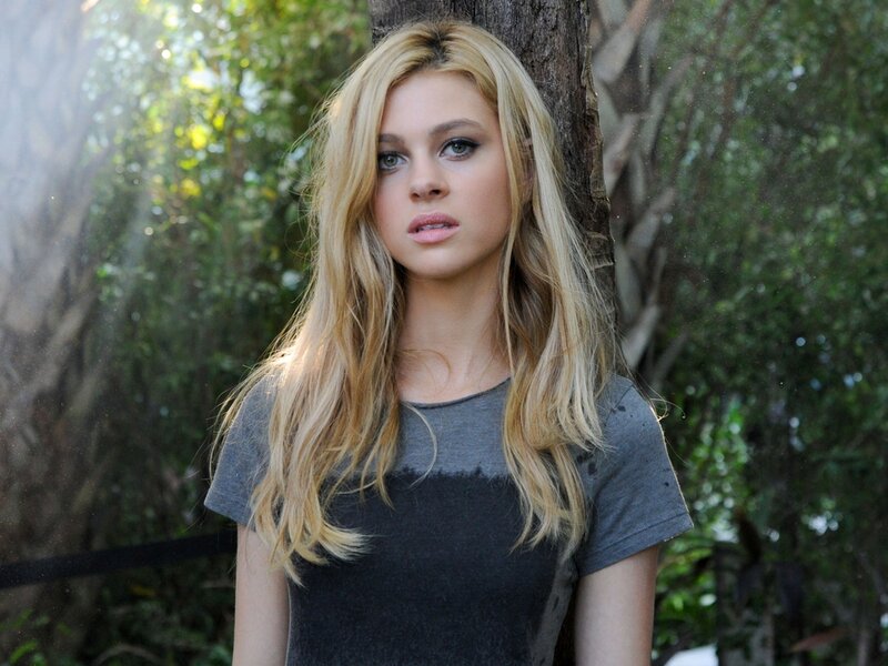 Woman with Blonde Hair — Gray, Natural