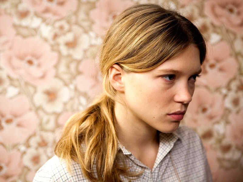 woman with blonde hair in ponytail
